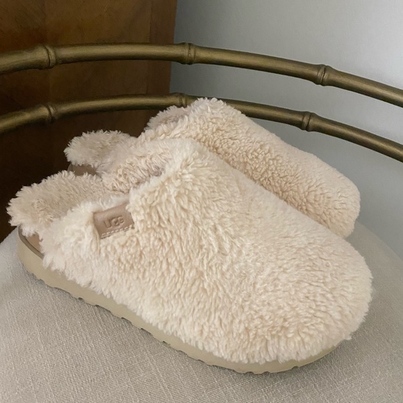 UGG Shoes - UGG Women’s Fuzz Sugar Slide Slippers